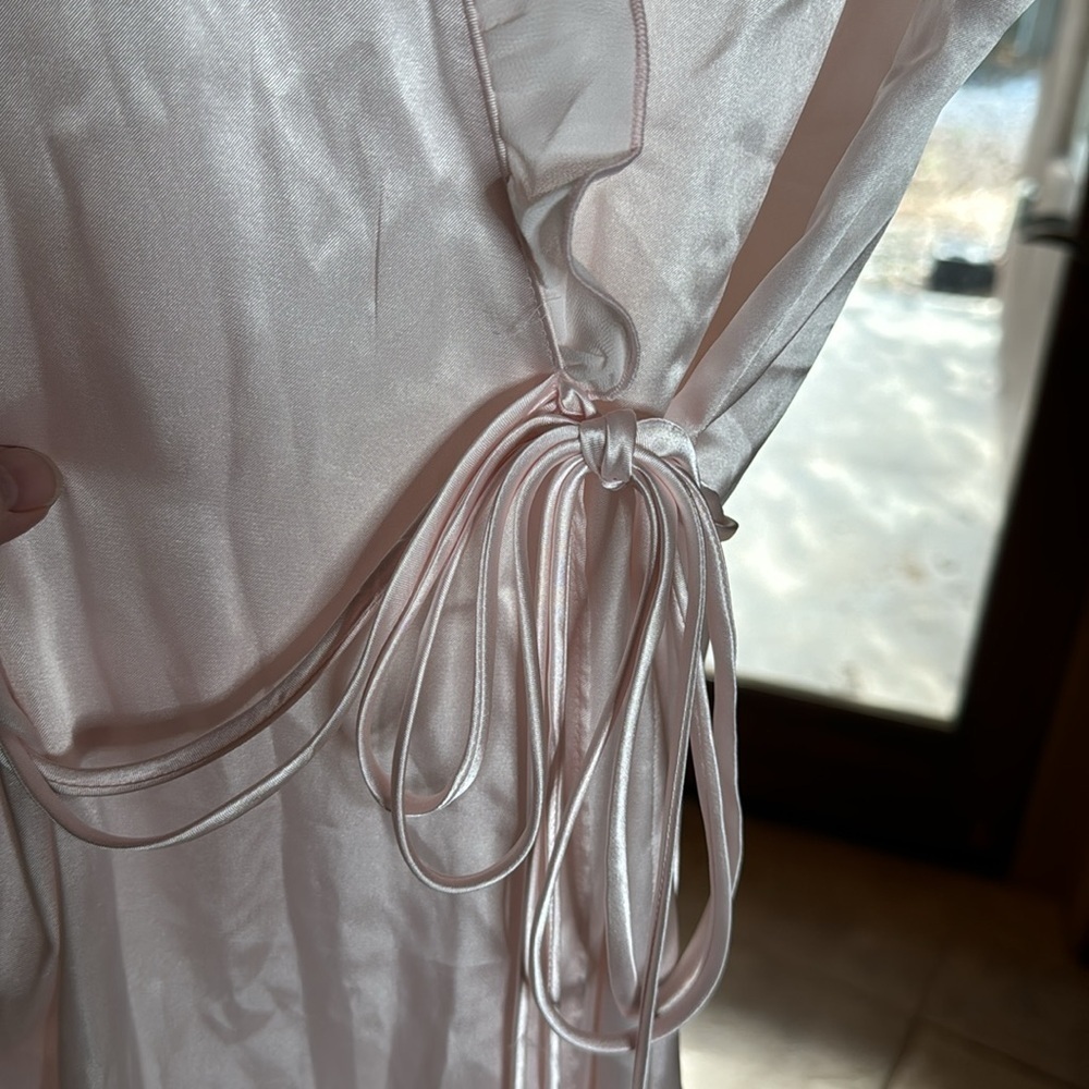 Intimo Donatella Light Pink Satin Embroidered Ruffle Robe Medium Romantic - Picture 5 of 9